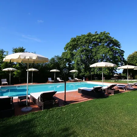Dom wakacyjny Beautiful In With Swimming Pool Colonnella