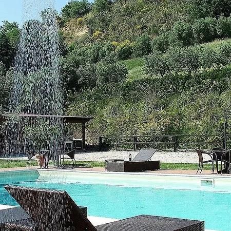 Dom wakacyjny Beautiful In With Swimming Pool