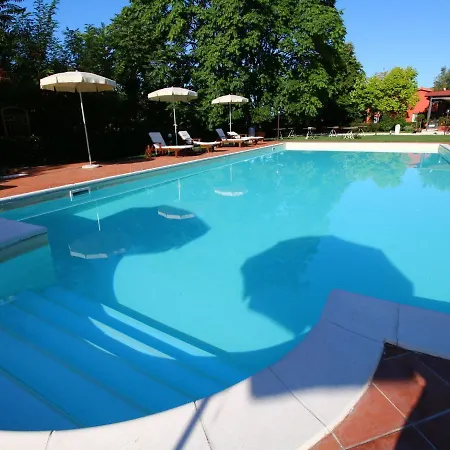 Dom wakacyjny Beautiful In With Swimming Pool